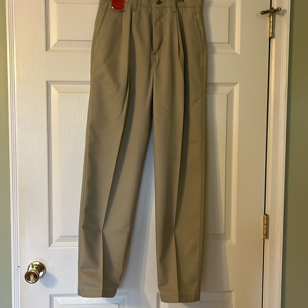 Men’s Lee Performance Khakis, size 29/32